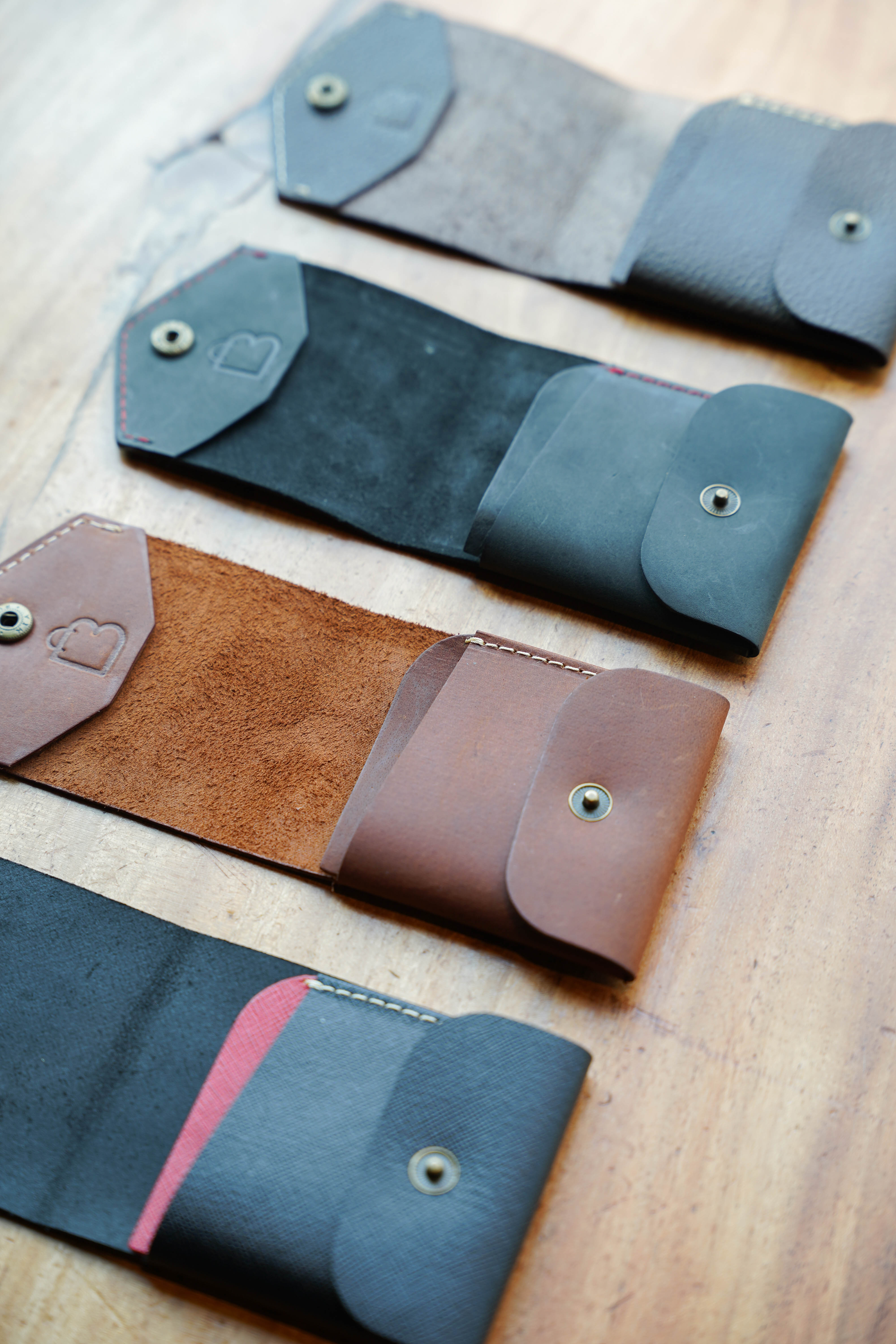 Handcrafted Genuine Matte Black Leather Wallet with free leather keychain | slim & compact design