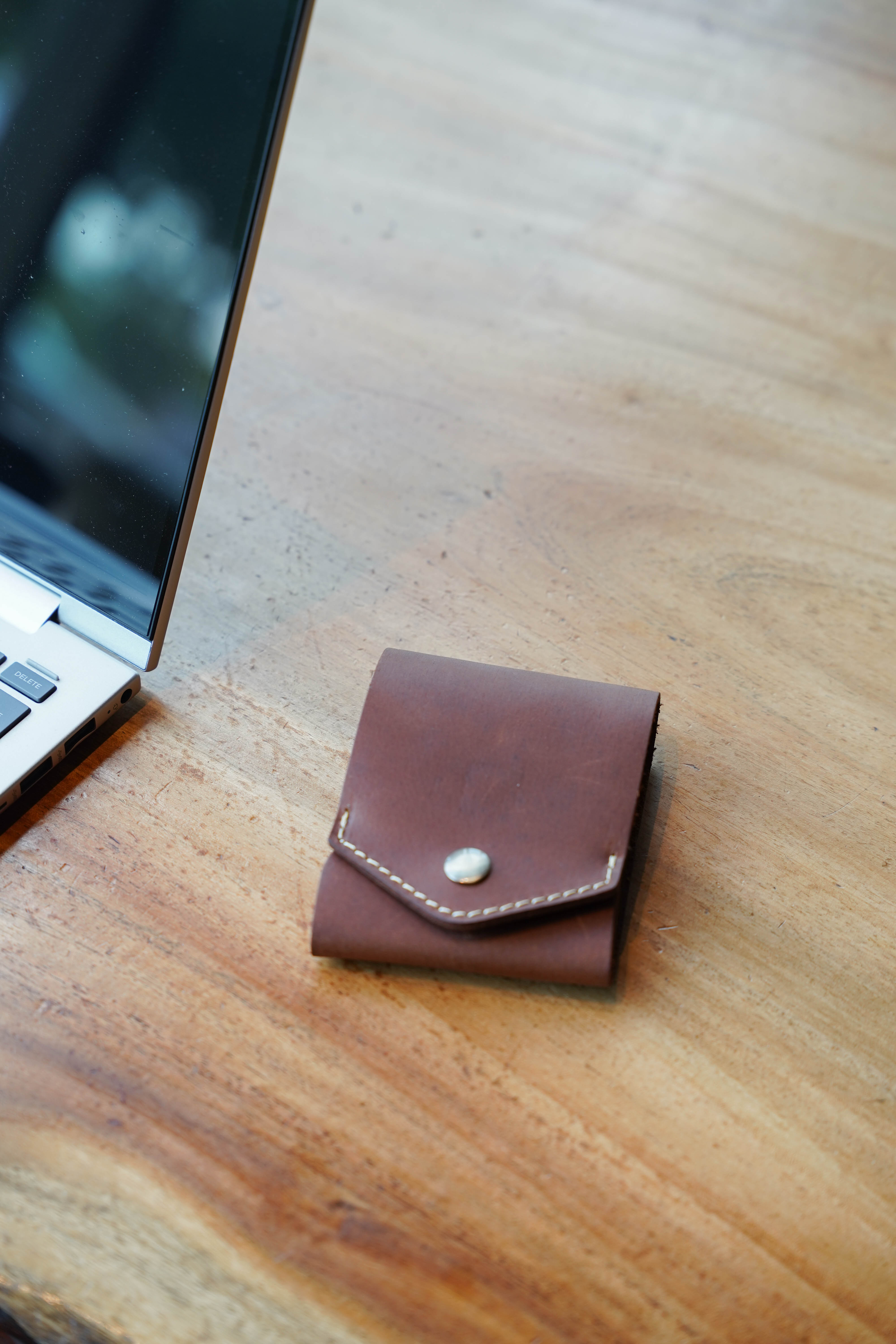 Handcrafted Genuine brown Leather Wallet with free leather keychain | Slim & Compact design